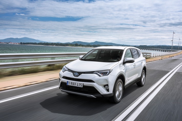 Il nuovo Toyota RAV4 Hybrid - Prestigio, comfort ed efficienza