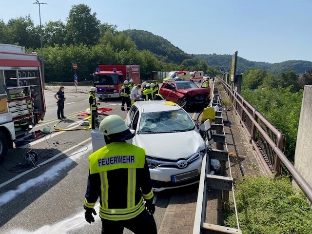 POL-PDPS: Verkehrsunfall mit mehreren Verletzten