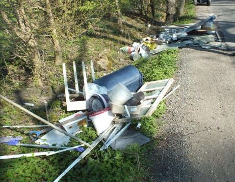 POL-SE: Bönningstedt - Unzulässige Ablagerung von Bauabfällen - Zeugen gesucht