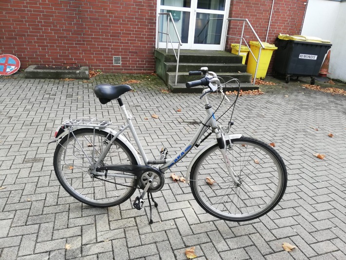 POL-GE: Diebe stehlen Fahrrad und stellen fremdes Rad in Garage - Besitzer gesucht