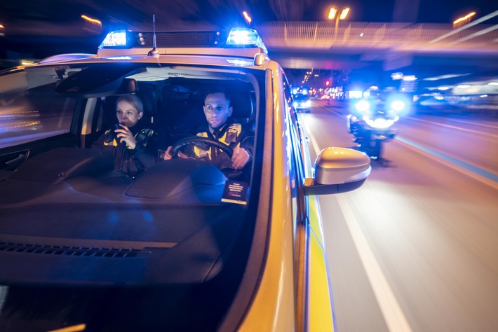 POL-ME: Raub auf Tankstelle: Polizei ermittelt - Langenfeld - 2209102