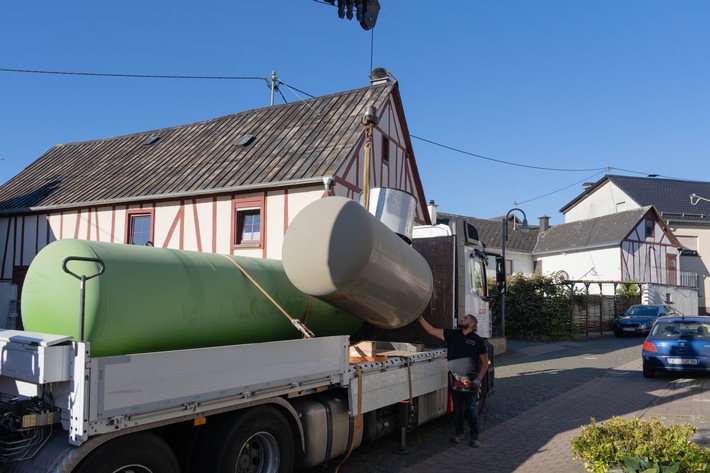 Flüssiggas Verband zur Fraunhofer-Studie zur Erdgasnetz-Stilllegung: / "Flüssiggas schützt Haushalte vor explodierenden Netzentgelten"