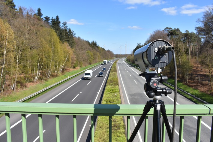 POL-VER: Polizei und Landkreise nehmen Verkehrsunfallursachen in den Blick - 60-jähriger Motorradfahrer 61km/h zu schnell