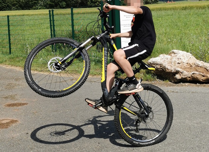 POL-GÖ: (374/2022) Diebstahl am Bahnhof - hochwertiges Mountainbike in Bad Lauterberg entwendet