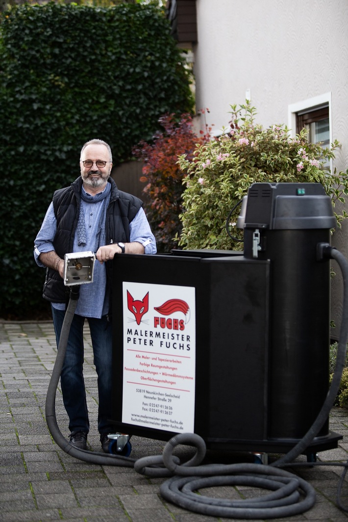 Pressemitteilung: Malermeister Peter Fuchs erhält für eine mobile Filteranlage zur Reinigung von Gebäudefassaden den Sonderpreis des Effizienz-Preises NRW 2019