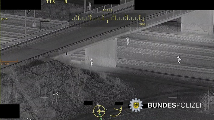 Bundespolizeidirektion München: Graffiti-Sprayer in Unterführung gestellt / Flucht endet unter Brücke