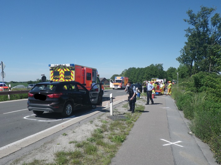 FW Ratingen: Verkehrsunfall mit 3 Verletzten