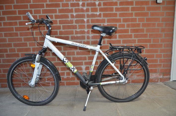 POL-HK: Soltau: Fahrradeigentümer gesucht (Foto); Walsrode: Unfall; Hodenhagen: Diebstahl; Munster: Zigarettendiebstahl; Soltau: E-Scooter kontrolliert