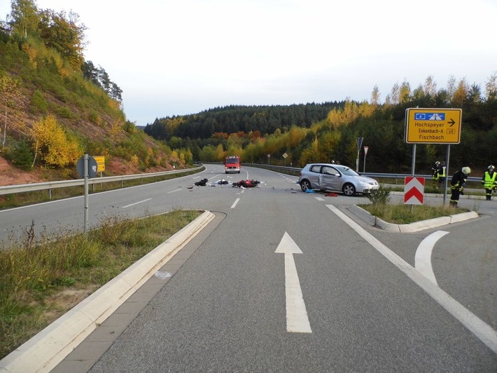 POL-PPWP: Verkehrsunfall mit schwerstverletztem Rollerfahrer