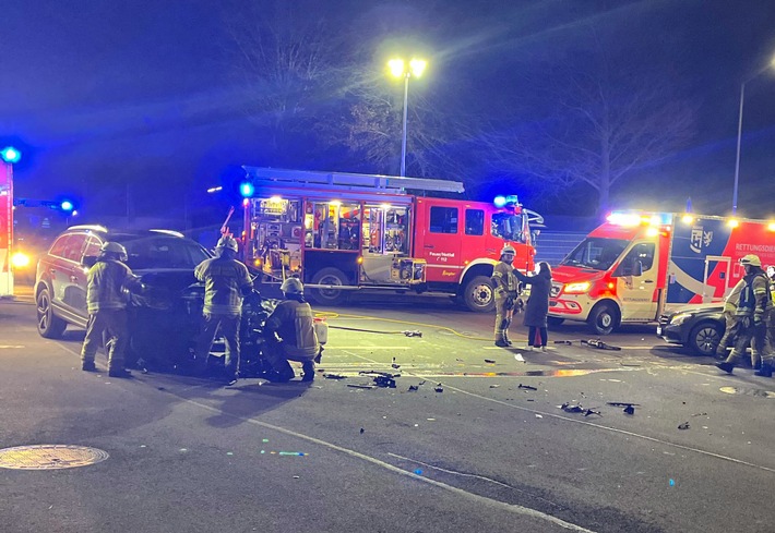 POL-GM: 48-Jährige bei Verkehrsunfall schwer verletzt