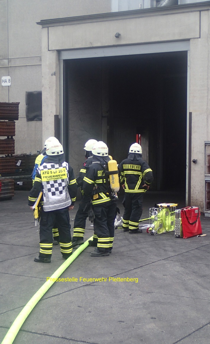 FW-PL: Brand einer Schmiedepresse in Plettenberg, OT Köbbinghauser Hammer