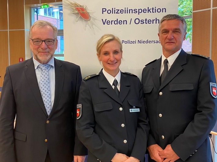 POL-OLD: Polizeipräsident Johann Kühme verabschiedet Uwe Jordan als ehemaligen Leiter der Polizeiinspektion Verden/Osterholz +++ Antje Schlichtmann wird in ihr neues Amt eingeführt