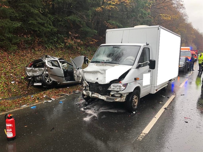 POL-PDWIL: Verkehrsunfall mit 3 verletzten Personen