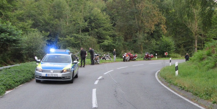 POL-HM: Motorradunfall bei Boffzen mit schwer verletzter Person
