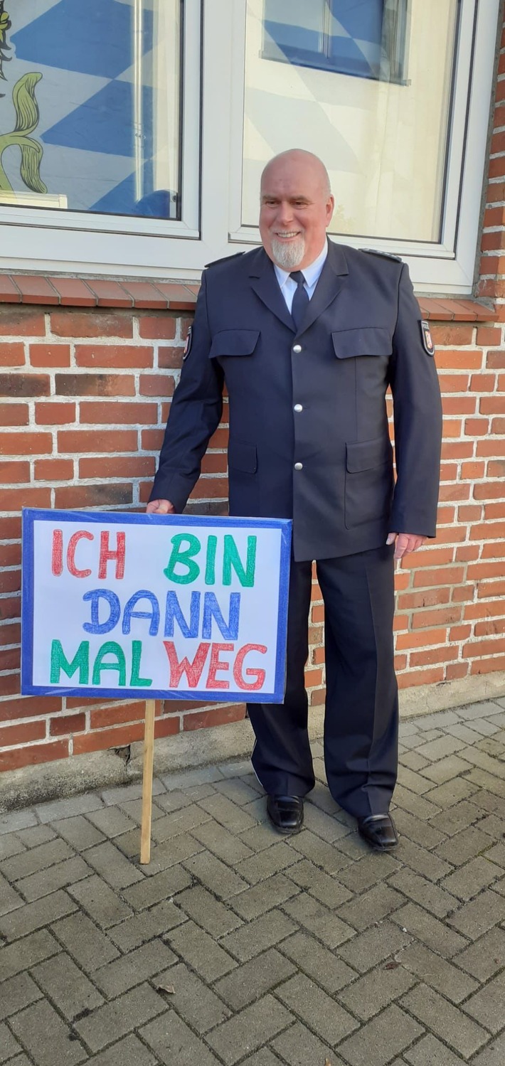 POL-HL: OH-Schönwalde am Bungsberg / Leiter der Polizeistation Schönwalde am Bungsberg wird pensioniert