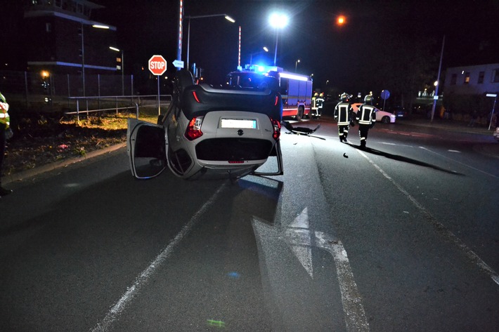 POL-WHV: Schwerer Unfall in Wilhelmshaven - PKW überschlägt sich