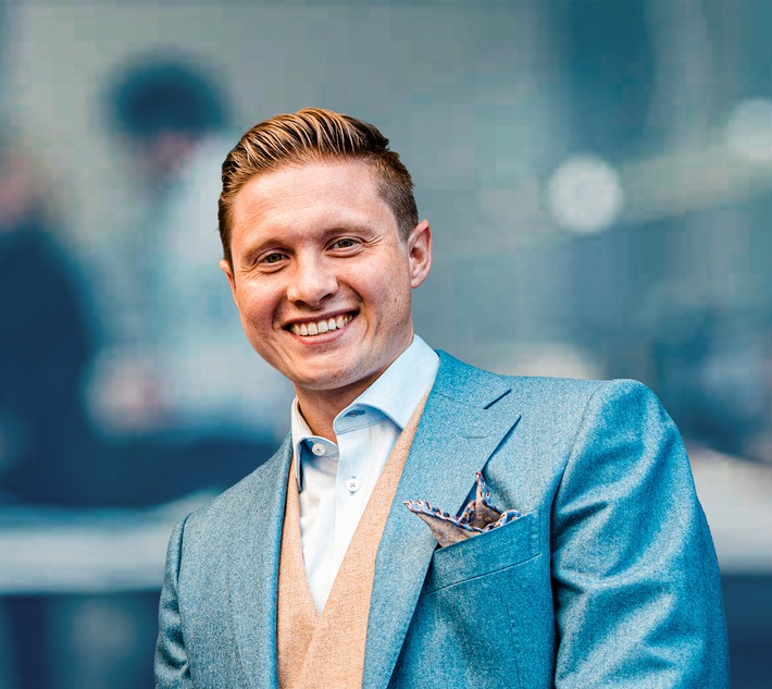 Dominik Roth ist Headhunter und Partner bei Mercuri Urval. / Weiterer Text über ots und www.presseportal.de/nr/162224 / Die Verwendung dieses Bildes für redaktionelle Zwecke ist unter Beachtung aller mitgeteilten Nutzungsbedingungen zulässig und dann auch honorarfrei. Veröffentlichung ausschließlich mit Bildrechte-Hinweis. Dominik Roth ist Headhunter und Partner bei Mercuri Urval. / Weiterer Text über ots und www.presseportal.de/nr/162224 / Die Verwendung dieses Bildes für redaktionelle Zwecke ist unter Beachtung aller mitgeteilten Nutzungsbedingungen zulässig und dann auch honorarfrei. Veröffentlichung ausschließlich mit Bildrechte-Hinweis.