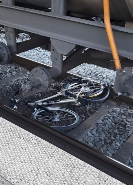 BPOL-KS: Fahrrad in Gleise gelegt - Bundespolizei sucht Zeugen