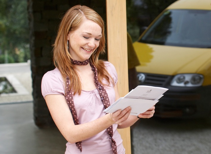 PM: Deutsche Post startet Briefwettbewerb: Junge Menschen schreiben darüber, wie wertvoll persönliche Verbindungen sind | PR: Deutsche Post launches nationwide letter-writing contest: Young people reflect on the value of human connection