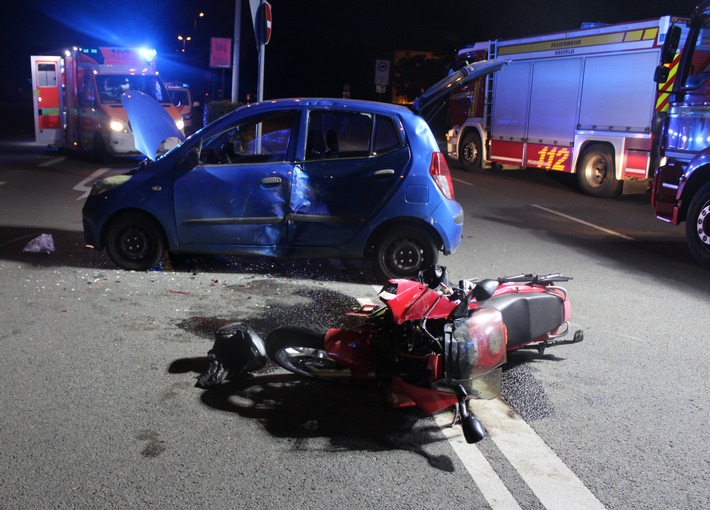 POL-KR: Zwei Verletzte bei Unfall auf der Untergath