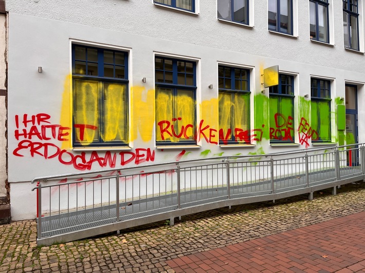 POL-HM: Zeugenaufruf nach Sachbeschädigung durch Graffiti in der Hamelner Innenstadt