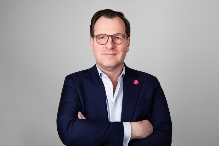 Allensbach-Studie: 43 Prozent der deutschen Industrie stark von Protektionismus betroffen / Ein Drittel baut Kapazitäten in den USA oder China aus