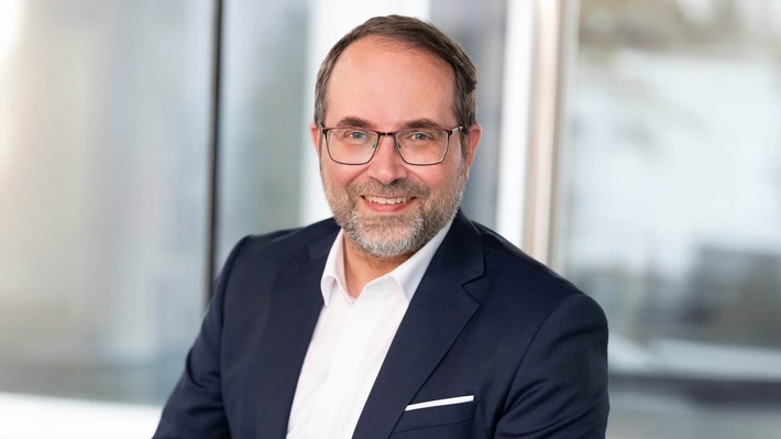 REWE Group verlängert Vertrag von CFO Telerik Schischmanow vorzeitig bis 2032 / Aufsichtsrat setzt auf Kontinuität und Stabilität im Vorstandsteam