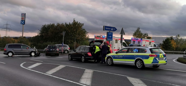 POL-NI: Frontalzusammenstoß mit Verletzten