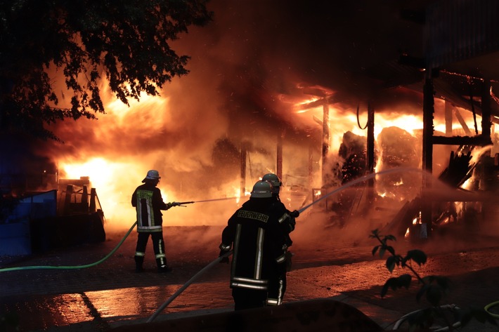 POL-HX: Brand einer Scheune