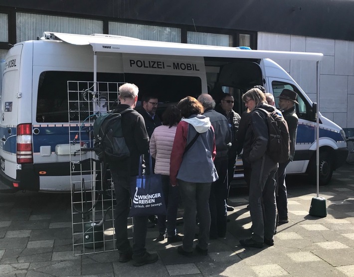 POL-BN: Bonner Polizei informierte Besucher der Radreisemesse über wirksame Sicherungen rund ums Rad.