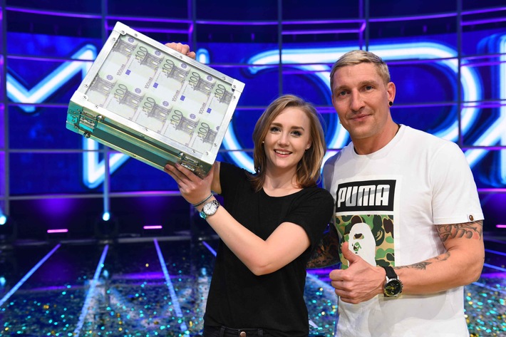 Gutes &quot;TEAMWORK&quot;: Handball-Trainer Kretzsche gewinnt in der ProSieben-Show für seinen Fan Annette 119.000 Euro