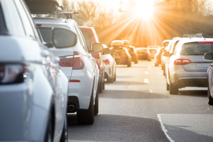 Keine Ferien für hessische Autobahnen / ADAC Stauprognose zu den Herbstferien bietet Tipps zur besseren Reiseplanung