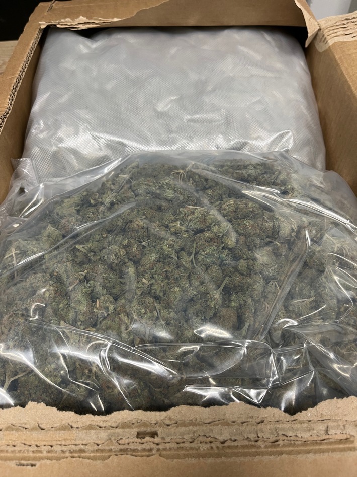 POL-REK: 251021-1: Polizisten stellen mehr als 150 Kilogramm Marihuana sicher - Festnahme