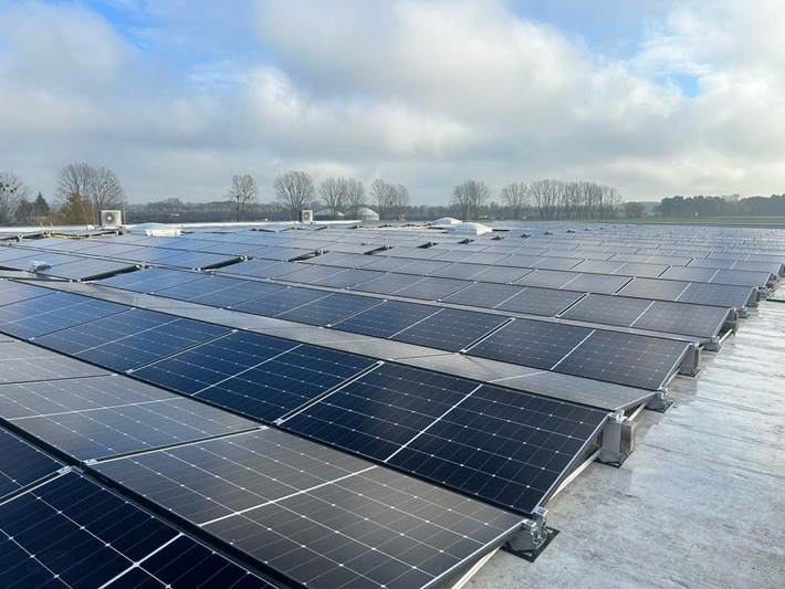 BREMER greentech bietet ganzheitliche PV-Lösungen für Gewerbekunden / Planung, Realisierung und Anmeldung von Photovoltaik-Anlagen aus einer Hand