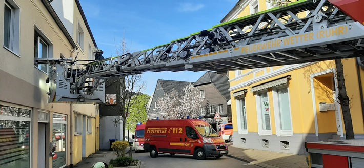 FW-EN: Wetter - Freiwillige Feuerwehr zweimal für den Rettungsdienst im Einsatz