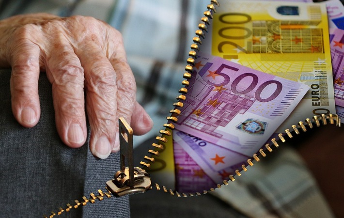POL-PDNW: Neustadt - Enkeltrick - Seniorin überrumpelt und 10.000,- Euro erbeutet