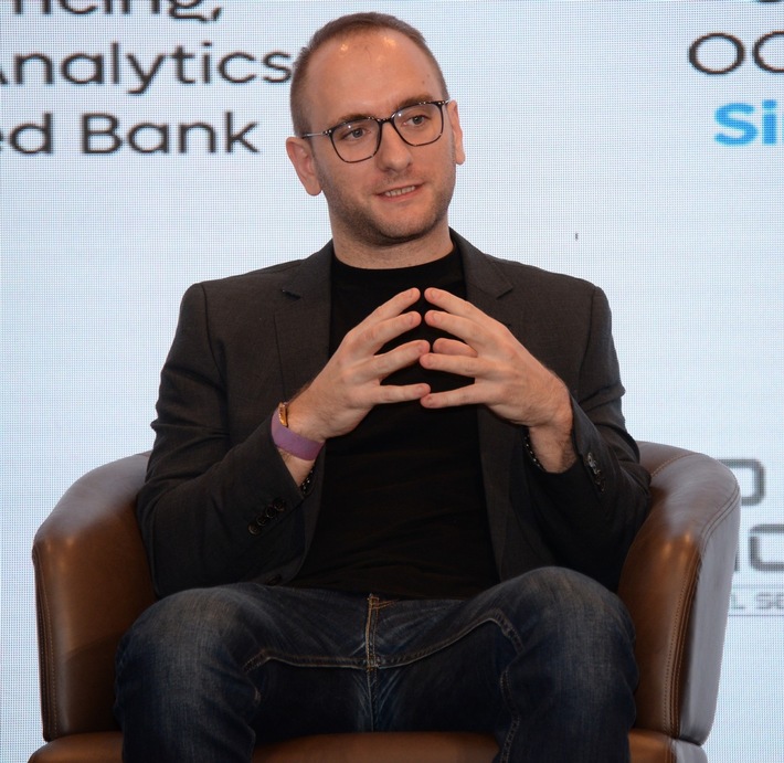 Pressemitteilung: Studie von Finextra und Cloudera: Hybride KI als neuer Standard für Finanzdienstleistungen