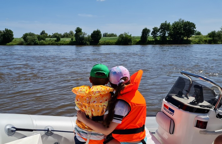 POL-NI: Nienburg/Achim-Bierden - Erfolgreiche Großkontrolle der Wasserschutzpolizeistation Nienburg auf der Weser