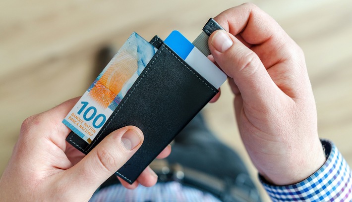 bonus.ch: die immer beliebter werdende Kreditkarte verdrängt nach und nach das Bargeld