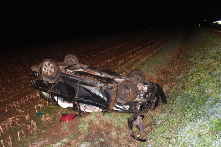 POL-COE: Coesfeld, Lette, K48/ Auto mit drei Insassen überschlägt sich