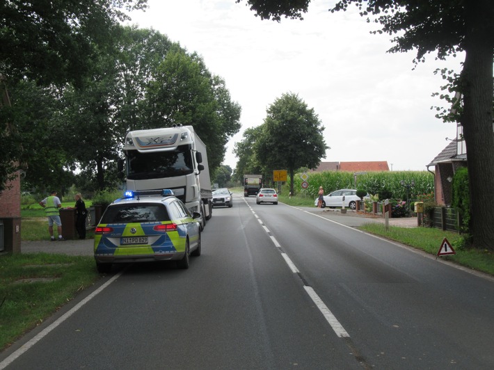 POL-NI: Verkehrsunfall zwischen Lkw und Pkw in Frestorf - Zeugen gesucht