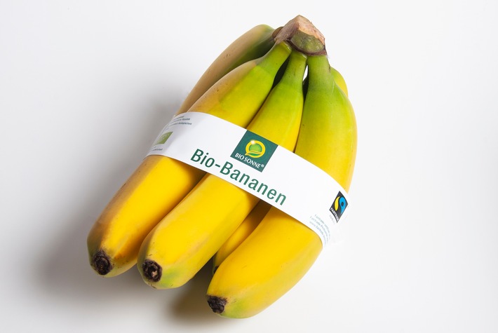 NORMA: Bio-Fairtrade-Bananen jetzt ohne Umverpackung / Nürnberger Discounter setzt Kunststoff-Vermeidung auch im O & G-Sortiment fort (FOTO)