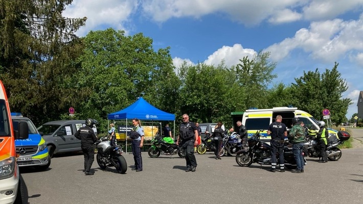 POL-RBK: Wermelskirchen - Sonderkontrollaktion "Kaffee und Knöllchen" bei Kaiserwetter - Polizei zieht positive Bilanz