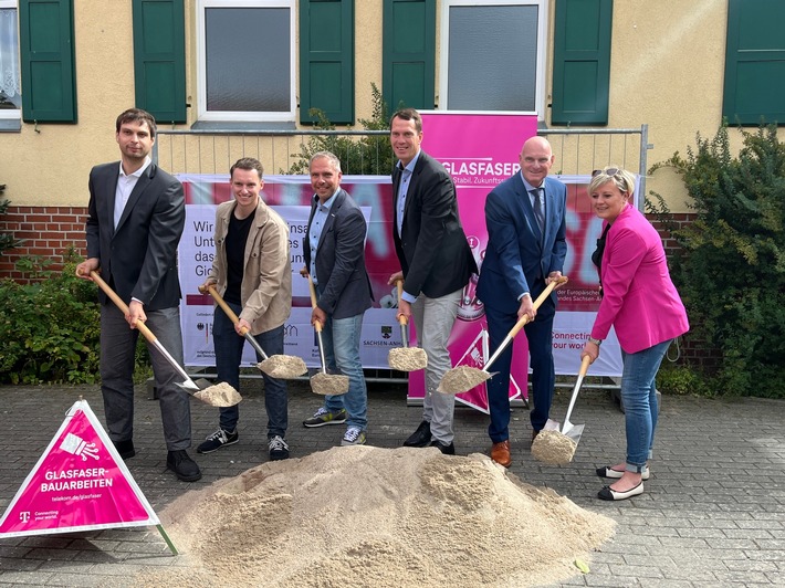 Telekom startet geförderten Glasfaserausbau in Einheitsgemeinde Stadt Jerichow und an der Schleuse Niegripp