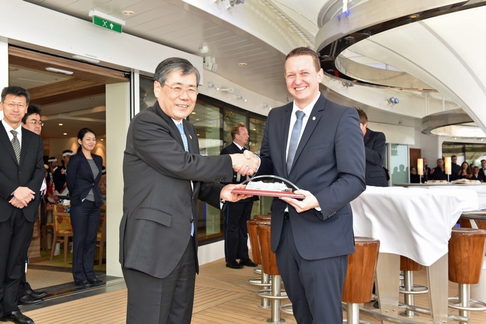 AIDA Cruises übernimmt neues Flaggschiff AIDAprima / Zusätzliche Kurzreise startet ab 25. April 2016 ab Hamburg / Taufe am 7. Mai 2016 in Hamburg durch Emma Schweiger