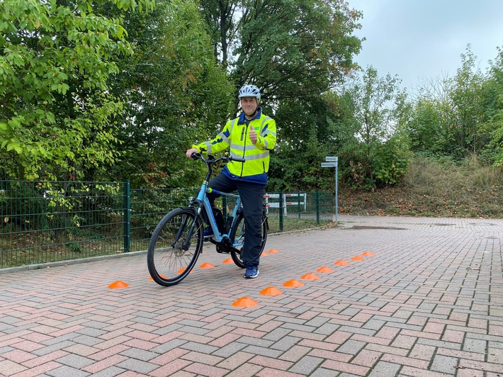 POL-ME: Die Polizei und die Kreisverkehrswacht bieten ein gemeinsames und kostenloses Pedelec-Training an - Hilden - 2306101