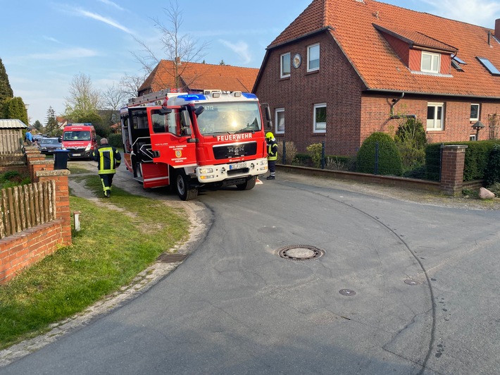 FW Flotwedel: Hydraulikleitung geplatzt - Ortsfeuerwehr Bröckel im Einsatz