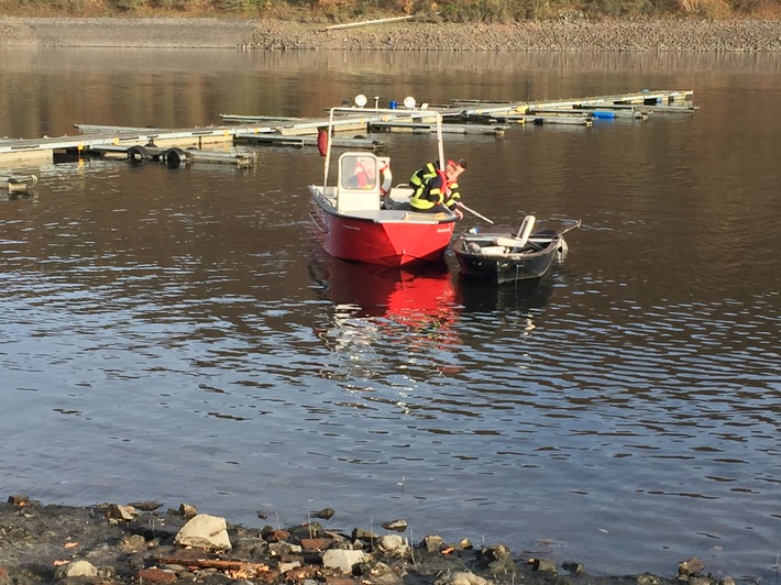 FW-OE: Führerloses Anglerboot auf dem Biggesee