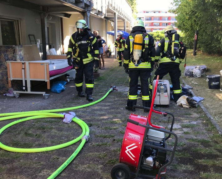 FW-BN: Zimmerbrand mit einer brandverletzten Person in der Bonner Nordstadt