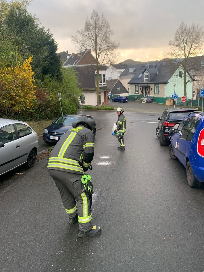 FW-EN: Wetter - weitere drei Einsätze am Abend und in der Nacht